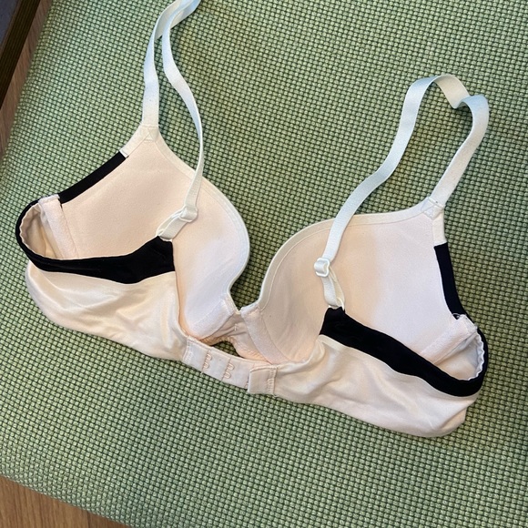 NEW W/O TAGS Victoria’s Secret 32B Lined Demi bra, light pink - Picture 3 of 4